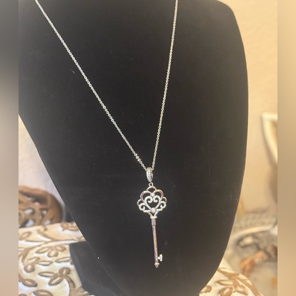 NWOT Silver Tone Key Pendant Necklace With Rhinestone Accents
